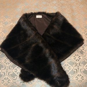 Women's Faux Fur Wrap.